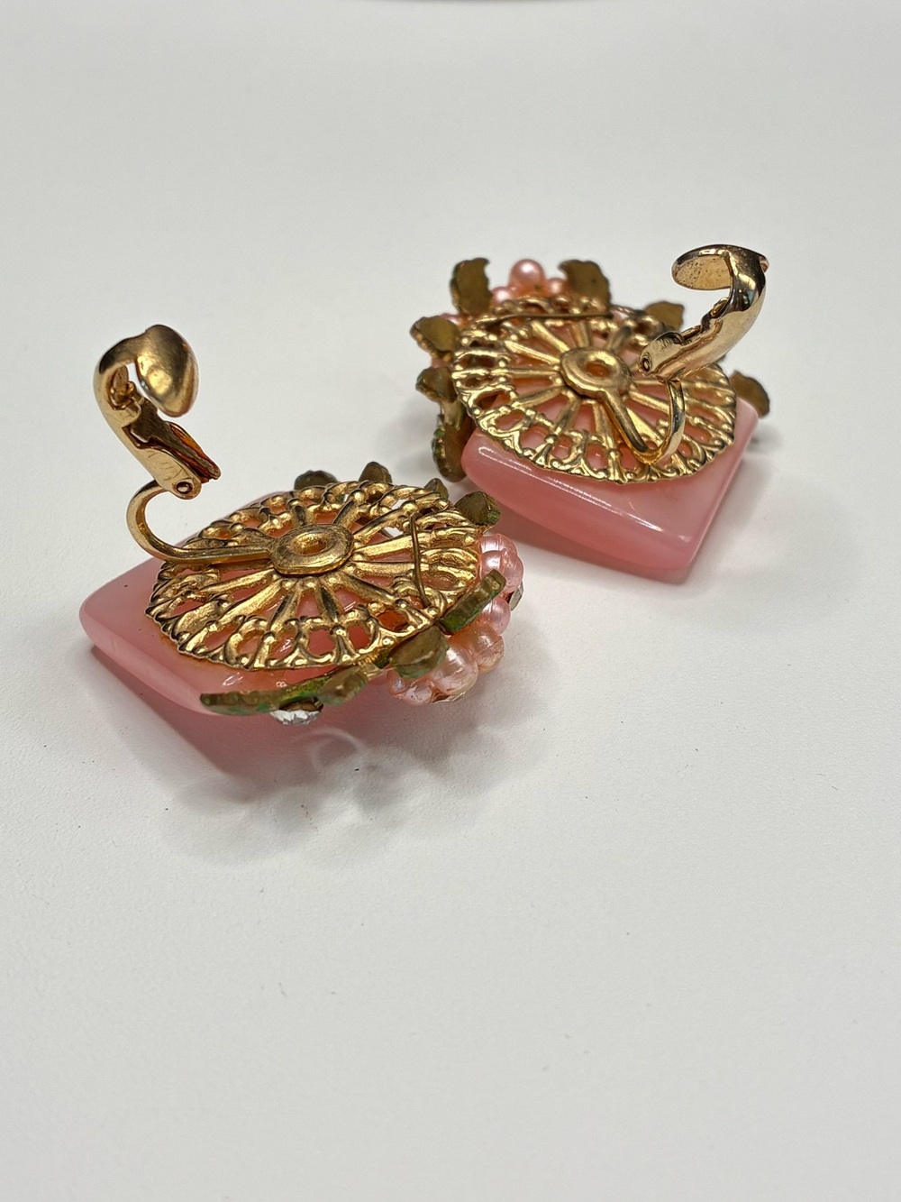 Vintage Resin Pink Floral Cluster Clip-On Earrings - Picture 5 of 15